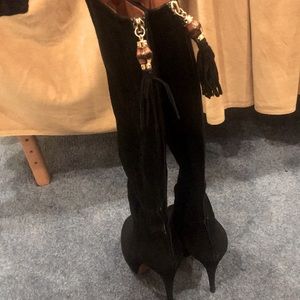 Suede black Gucci boots